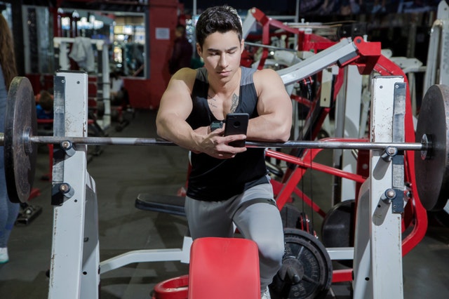 Ablenkung als Ursache für ausbleibende Trainingserfolge im Bodybuilding