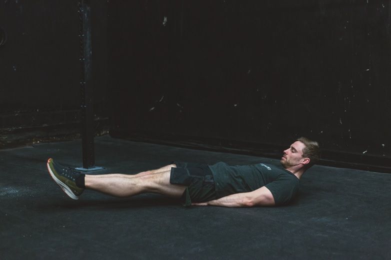 HIIT Workout Beinheben