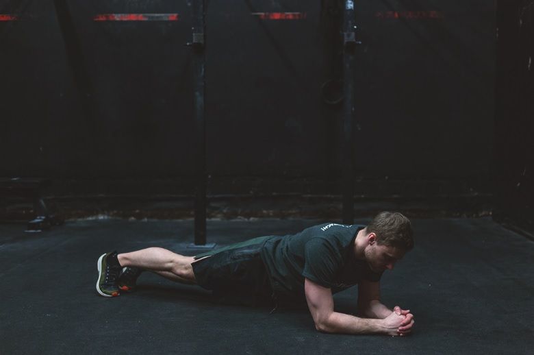 HIIT Workout Plank Hip Dip